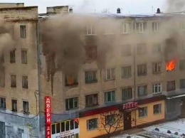 В Павлограде загорелось общежитие: пострадали трое человек (видео)