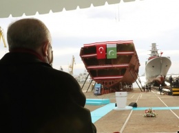 В Турции спустили на воду первый фрегат