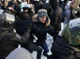 На акциях протеста в РФ задержаны уже 2,8 тысячи людей