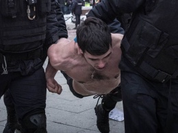 NYT: По России прокатились протесты в поддержку Навального