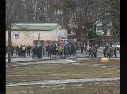 На ХТЗ в Харькове начались волнения - харьковчане продолжительное время сидят без электричества