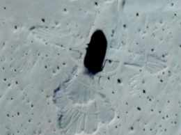 Девушка обнаружила на Google Maps загадочный черный объект посреди китайской пустыни