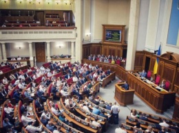Повестка дня Рады на неделю: Всеукраинский референдум, отмена трудовой книжки и закрытие IV сессии