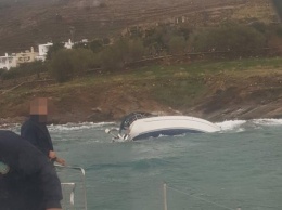 Россиянин сел на мель в Греции на угнаной из Турции яхте