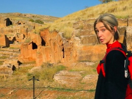 Орел и Решка. Девчата: ведущая проекта нашла в Турции уникальное кладбище