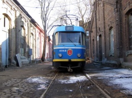 На Молдаванке трамвай сошел с рельс и протаранил забор