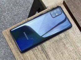 Цена разных версий Samsung Galaxy A52 и Galaxy A72 раскрыта интернет-магазином