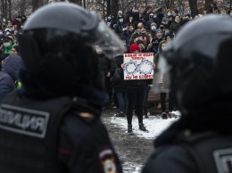 Для арестованных после протестов не хватает мест в спецприемниках