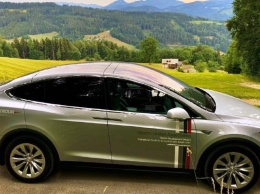Tesla, Mercedes, Nissan Leaf: где в Киеве взять электромобиль в аренду