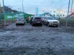 В администрации Симферополя пообещали решить проблему подъезда к детсаду «Карандаши»