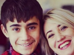 Мать избитого в Париже украинского подростка подозревают торговли людьми
