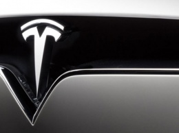 Tesla показала обновленный дизайн Model S