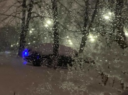 Снежный циклон в Украине - высота сугробов местами превысила 1 метр