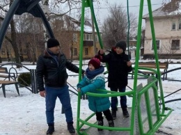 На Днепропетровщине появилась особенная детская площадка (видео)