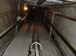 В Киеве рабочие упали в шахту лифта, есть жертва
