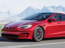 Tesla Model S получила новый салон со штурвалом вместо руля