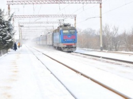 Из-за непогоды «Укрзализныця» увеличила количество мест в поездах, следующих из Одессы