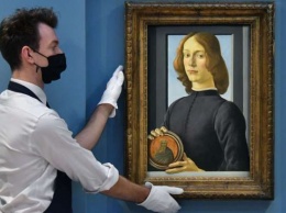Картина "Молодой человек с медальоном" Боттичелли продана за $92 млн