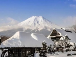 В Японии бушует снежная буря - отменены более 80 авиарейсов и десятки поездов