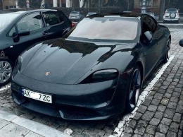 В Харькове замечен элитный электрокар Porsche за 5 миллионов гривен