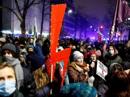 В Польше прошли массовые акции против запрета абортов