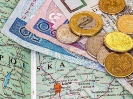 В Польше хотят отменить пенсии для украинцев
