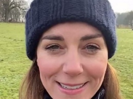 В шапочке с помпоном: Кейт Миддлтон сняла первое в истории «королевское селфи»