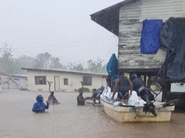 На Фиджи обрушился тропический циклон Ана