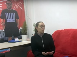 Одевали детей в советскую форму: мама, требующая отстранить днепровскую учительницу, дала интервью на канале пророссийского блогера