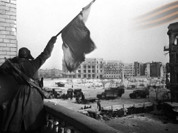 Сталинград - символ мужества и стойкости наших воинов, их самоотверженной любви к Родине, - Аксенов