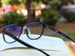 Xiaomi запатентовала «умные» очки, которые помогут избавиться от головной боли, усталости и депрессии