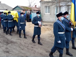 На Луганщине похоронили погибшего на передовой бойца Романа Дзюбенко