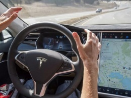 Tesla срочно отзывает электромобили из-за опасной ошибки