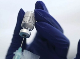 Великобритания начинает испытания комбинации вакцин AstraZeneca и Pfizer