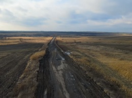 "Фристайл между ям": трасса на границе Днепропетровской области превратилась в месиво
