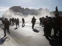 Возле греческого парламента произошли столкновения из-за законопроекта об образовании