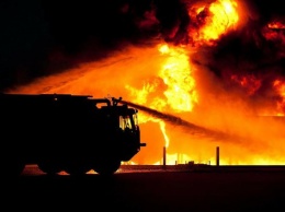 Во Львове горела пятиэтажке: есть погибшая и пострадавшие (видео)