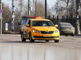 В Москве девушка забыла телефон в такси и недосчиталась 2 млн рублей на счету