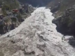 Сход ледника в Индии: 125 человек пропали без вести