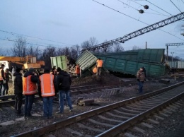Авария на ж/д под Днепром: колею все еще ремонтируют