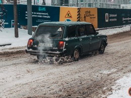 Каша из грязи и снега, пробки и аварии: что происходит на дорогах в Днепре и куда не стоит ехать