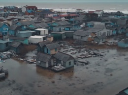 Непогода в Кирилловке: на затопленных базах застряли 80 человек
