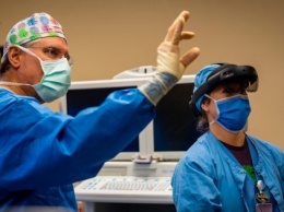Украинские хирурги провели операцию с помощью инструментов дополненной реальности