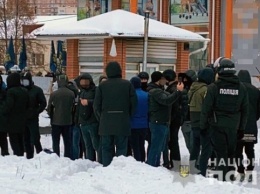 Полиция открыла дело на «титушек», которых блокировал Нацкорпус в Киеве
