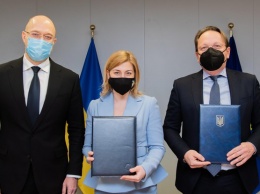 Украинских госслужащих будут отправлять на курсы в ЕС