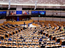 Коррупция, суды, реформы: за что Европарламент ругал и хвалил Украину
