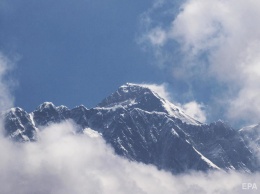 Альпинисты из Индии солгали о покорении Эвереста. Им запретили подниматься в горы Непала