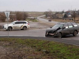 Оба водителя в больнице: в Запорожской области столкнулись Ford и ВАЗ