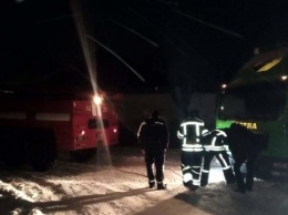 В Винницкой области из сугробов спасли авто с «пакетом малыша»
