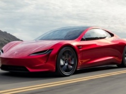 Маск усомнился в способности Tesla Roadster летать